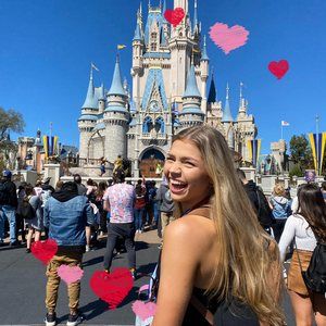 Meet your Posher, Christine